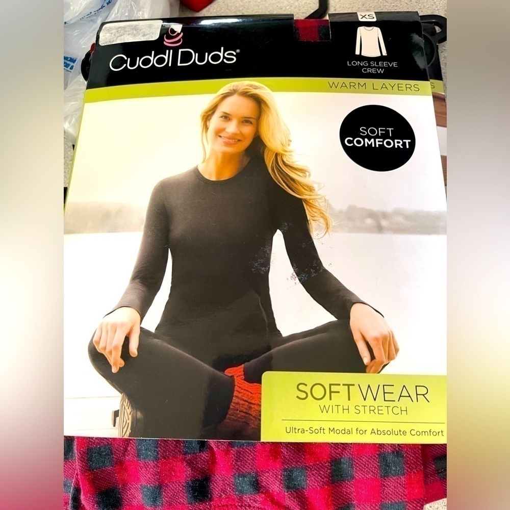CUDDL Duds Softwear with stretch Women’s long sleeve crew Size XS Red Novl NWT